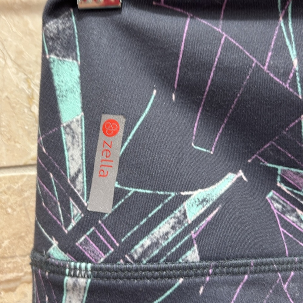 Zella Geometric Patterned Leggings - Picture 8 of 11